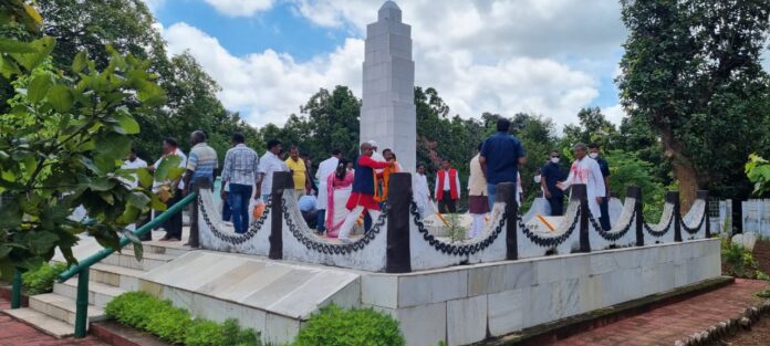 The saga of the heroes of Jharkhand tells the martyr memorial of Serengsia Valley