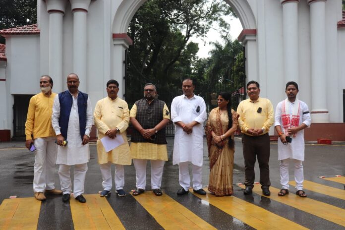BJP delegation met the Governor to cancel the allocation of Namaz room in the Vidhan Sabha and investigate the lathi charge.