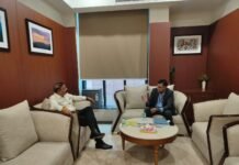 झारखंड भवन में रेजिडेंट कमिश्नर अरवा राजकमल और गृह मंत्रालय के मुख्य सुरक्षा अधिकारी के बीच बैठक झारखंड भवन में रेजिडेंट कमिश्नर अरवा राजकमल और गृह मंत्रालय के मुख्य सुरक्षा अधिकारी के बीच बैठक।